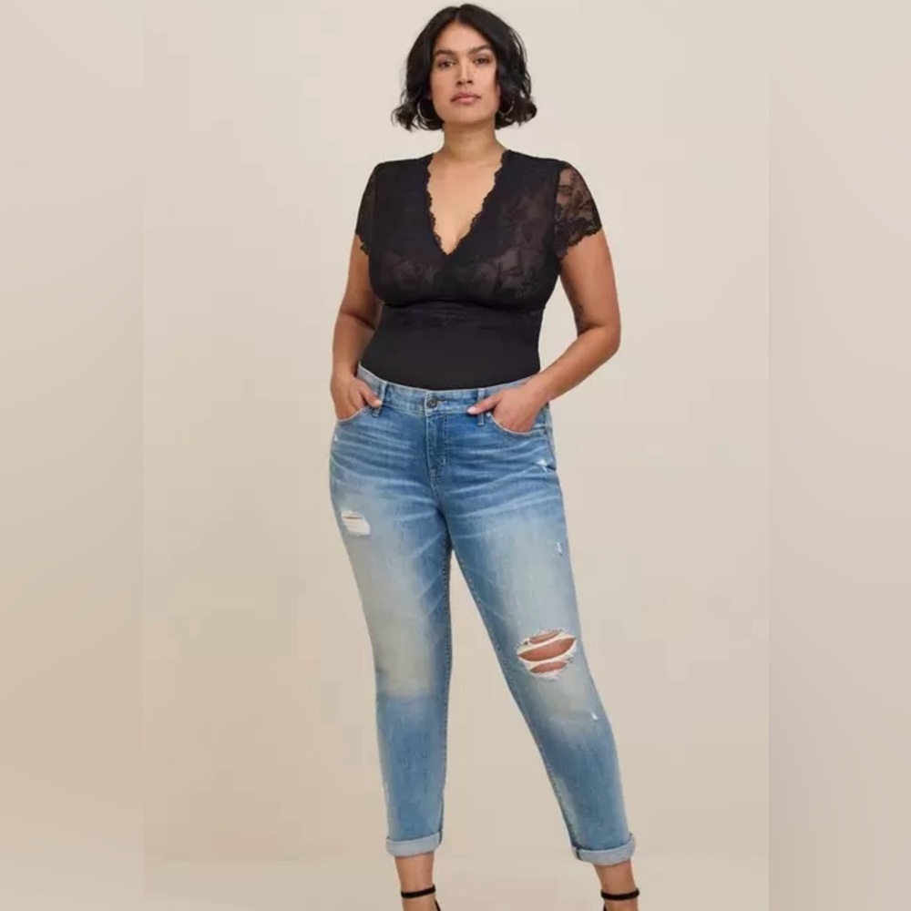 Torrid Floral Lace Short Sleeve Bodysuit Black